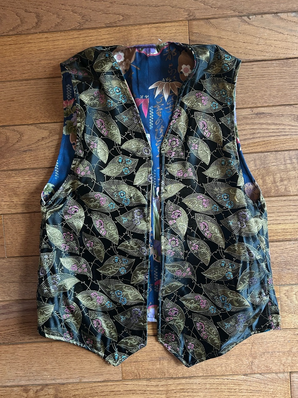 Whimsigoth reversible butterfly vest - Picture 2 of 9